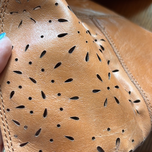 LATIGO leather boots/ankle boots/booties.Size 9M.
Decorative peek a boo leather. - Picture 8 of 8